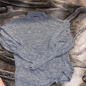 Grey puffy sleeve light weight turtleneck